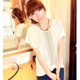 Loose bat sleeve embroidered t-shirt